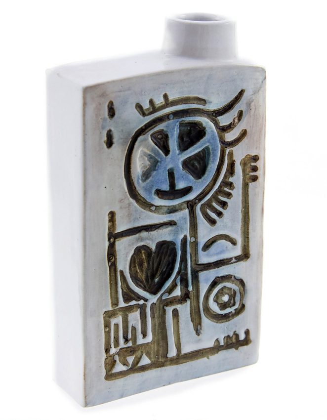 Troika pottery