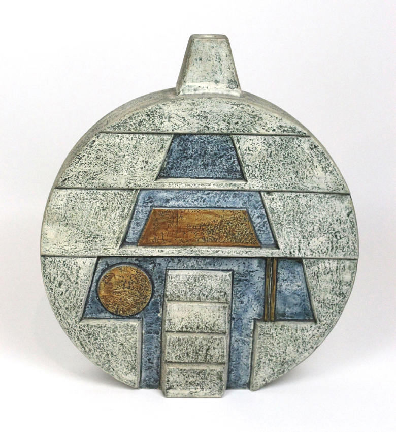 Troika pottery